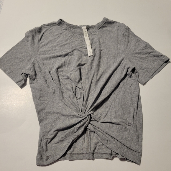 Lululemon athletica Cresent T-shirt size 4. - Picture 1 of 8